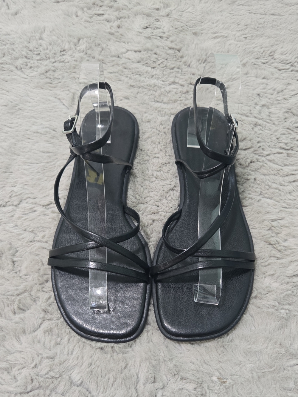 Old Navy black strappy ankle faux leather sandals size 8